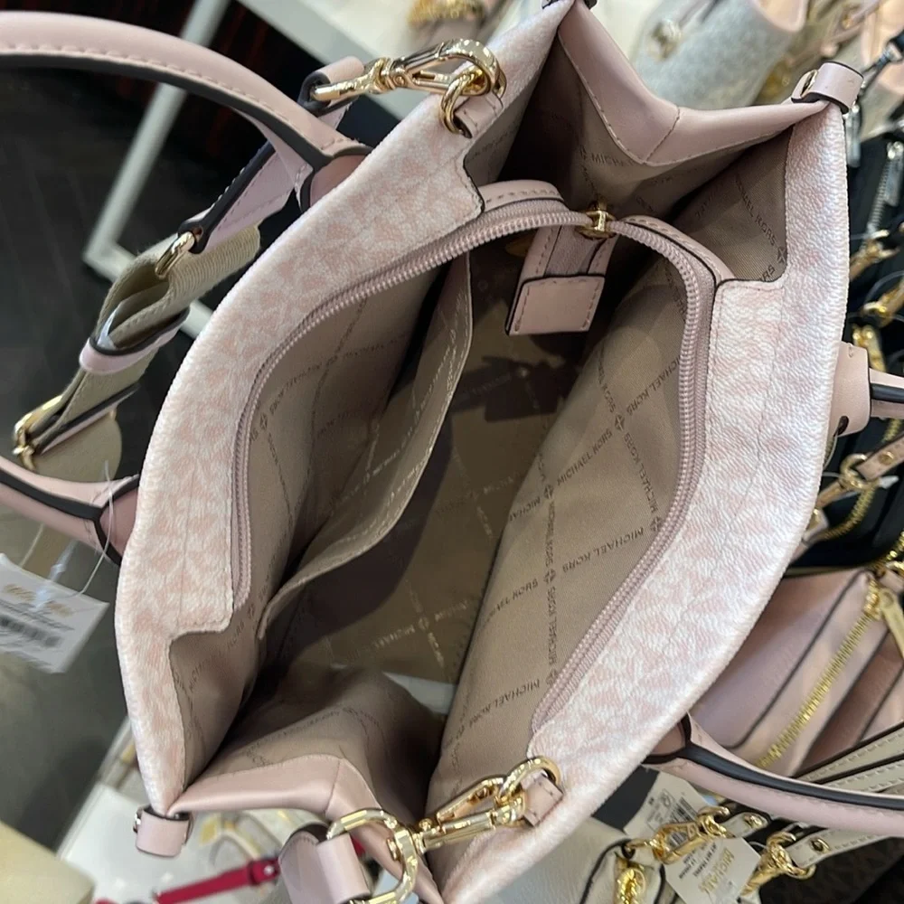 MICHAEL KORS Mirella Sm Ombré Signature Logo Crossbody SM SHOPPER TZ XBODY
Powde - Picture 11 of 16